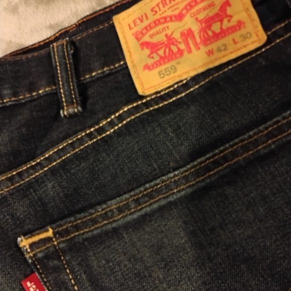 Levi's 559 dark wash straight leg jeans! - Picture 3 of 7